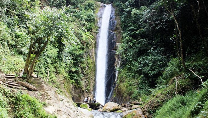 Air Terjun Sigalagala Mandailing Natal Setinggi 35 Meter