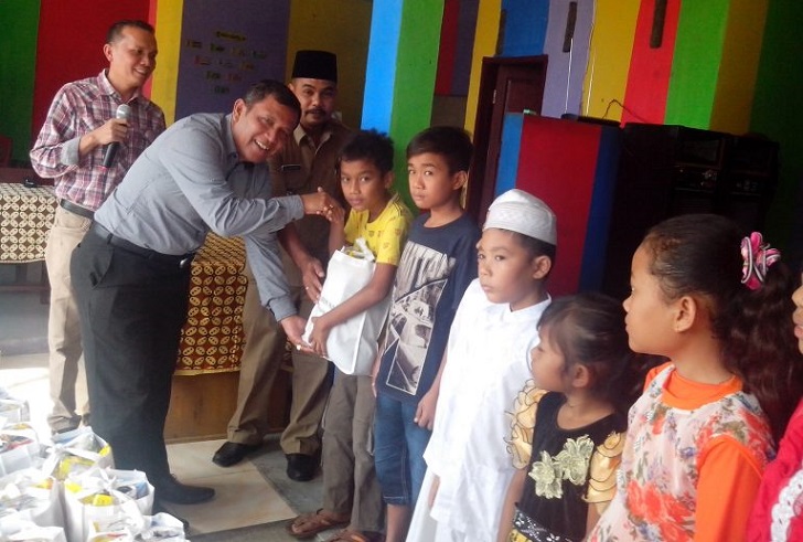 Dengan bagi bagi sembako, PT SMGP tunjukkan kepedulian kepada Anak Yatim Di Panyabungan Barat 2