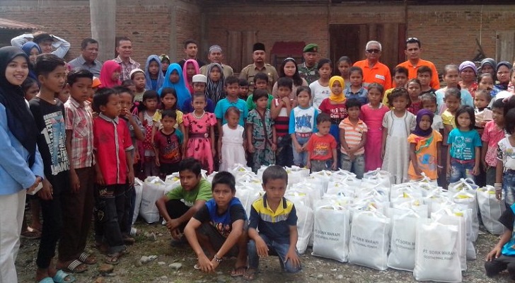 Dengan bagi bagi sembako, PT SMGP tunjukkan kepedulian kepada Anak Yatim Di Panyabungan Barat