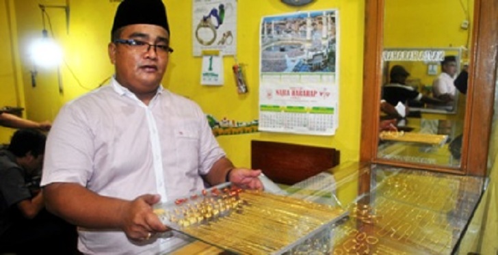 Harga Emas Turun Rp 8.000