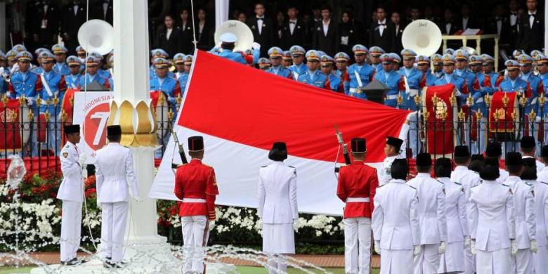 Jokowi Ubah Kebiasaan 17 Agustus, Bendera Pusaka Diarak dari Monas ke Istana