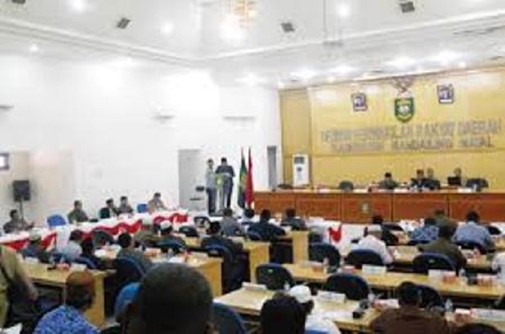 bupati-madina-sampaikan-lpjp-apbd-ta-2015