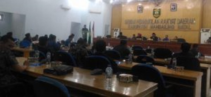 DPRD Terima LPJ Bupati Mandailing Natal Tahun 2015