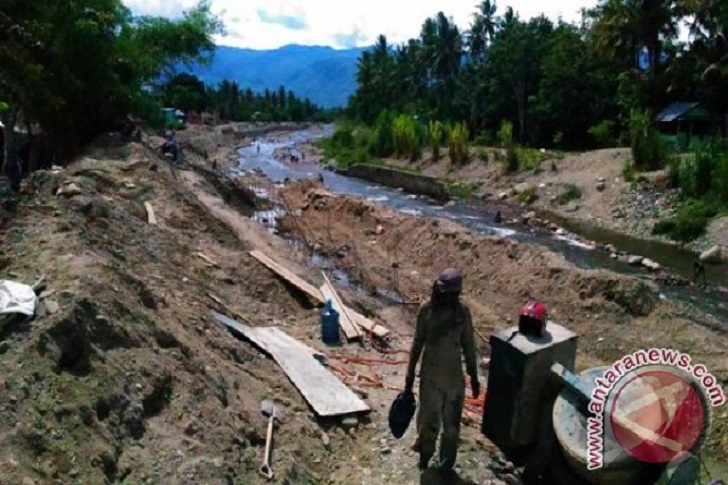Pembangunan Dek Penahan Banjir di Desa Gunung Tua dan Gunung Manaon
