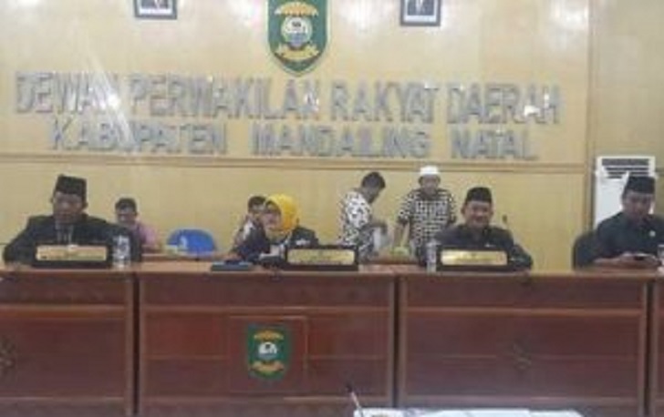R-PAPBD Mandailing Natal Tahun 2016 diSahkan Oleh DPRD
