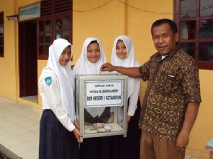 SMPN 1 Kotanopan Kembangkan Kotak Amal Infak dan Sedekah Untuk Pembentukan Karakter Siswa